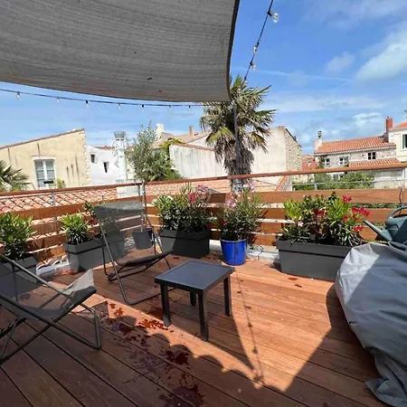 T3 On The Port With Rooftop And Parking * Saint-Martin-de-Re