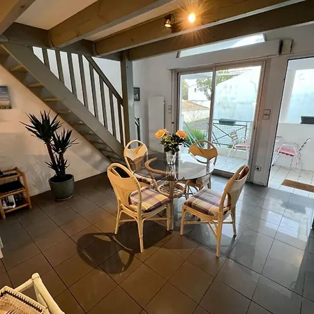 Apartment T3 On The Port With Rooftop And Parking Saint-Martin-de-Re
